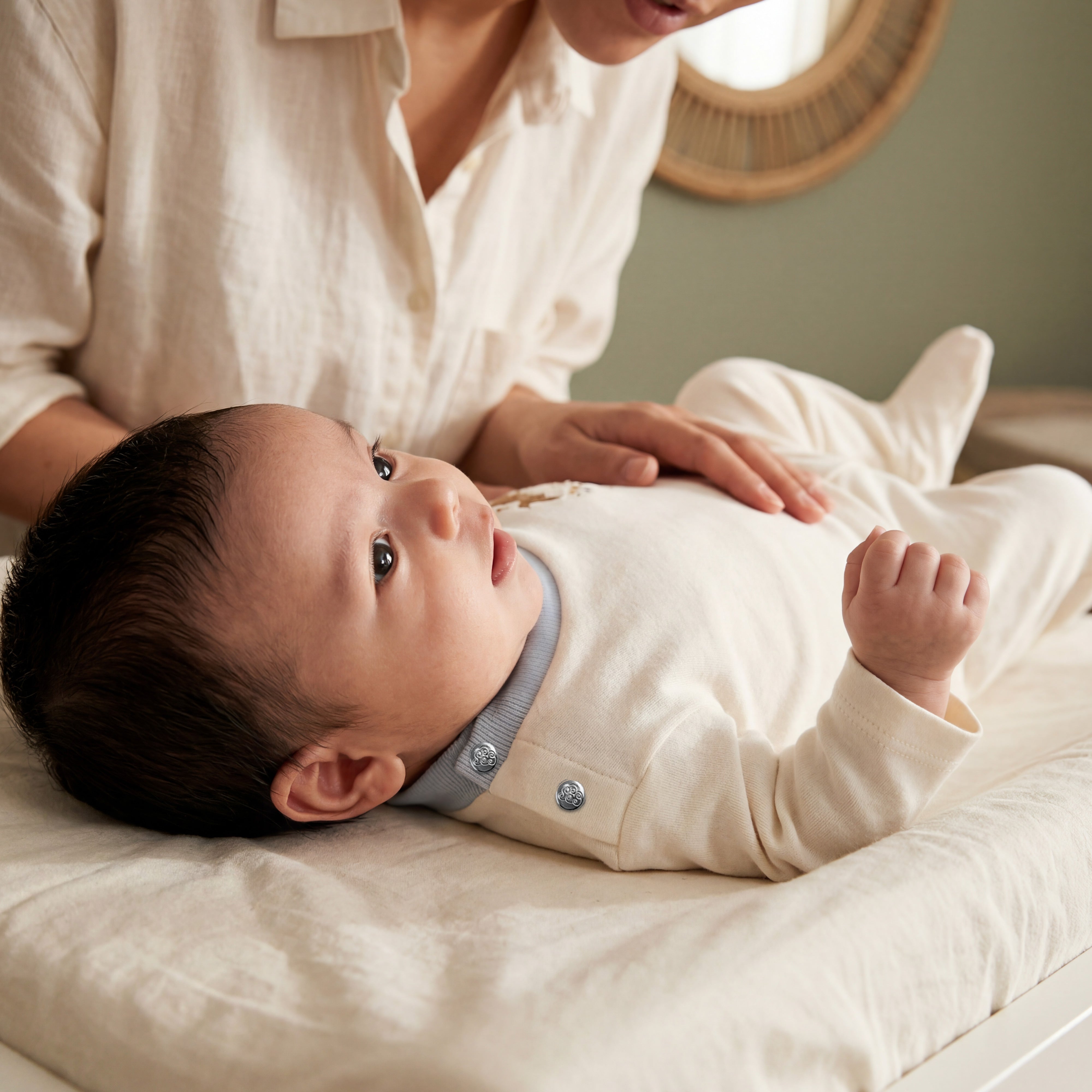 2-Piece Teddy Embroidered T-shirt & Baby Legging Set